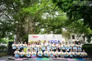 Yoga kết nối văn hóa Việt-Ấn tại Báo Nhân Dân