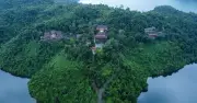 Yêu cầu tạm dừng hoạt động du lịch trên hồ Truồi vì thiếu phép