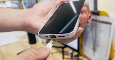 4 thói quen hủy hoại pin iPhone khi sạc cần tránh ngay