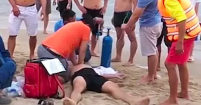 5 bác sĩ Bệnh viện Tuyên Quang ép tim cứu du khách bị đuối nước ở biển Nhật Lệ