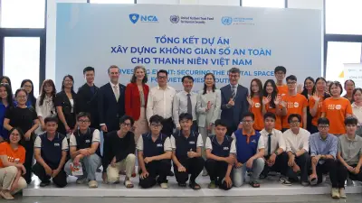 90,7% thanh niên gặp vấn đề sức khỏe khi dùng thiết bị số cường độ cao