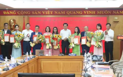 Đưa nghị quyết Đại hội XIV vào cuộc sống: 8 báo cáo viên giỏi được vinh danh