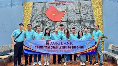 Agribank dâng hương tại Vị Xuyên và ủng hộ 300 tỷ đồng người có công