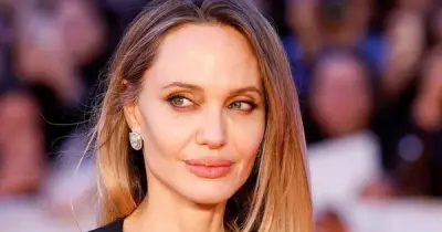 Angelina Jolie phản đối yêu cầu cung cấp hồ sơ thuế từ Brad Pitt