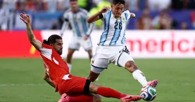 Argentina thắng Thụy Sỹ 3-1, Messi không ghi bàn vẫn vào bán kết World Cup 2026