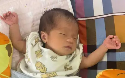 Bé gái sơ sinh 11 ngày tuổi bị bỏ rơi bên đường cùng lá thư xin nuôi giúp tại Nghệ An