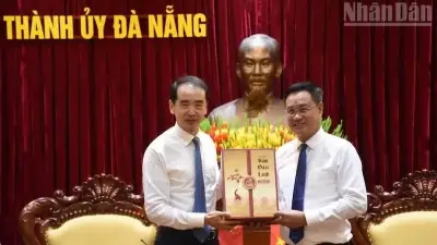 Bí thư Đà Nẵng đề nghị Trung Quốc hỗ trợ đầu tư bán dẫn, AI