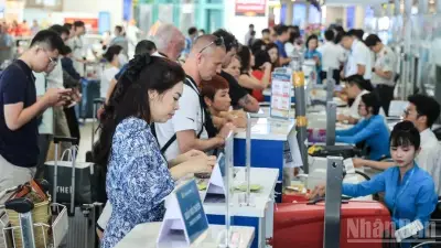 Bộ Xây dựng ban hành Thông tư 48/2026 siết chặt trách nhiệm hãng bay