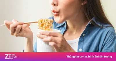Bữa sáng quen thuộc chứa nhiều muối gây hại thận: Mì, bánh mì, cháo ruốc
