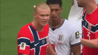 Bellingham trêu Haaland gây sốt, Anh thắng Na Uy 2-1 ở tứ kết World Cup 2026