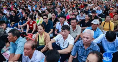 Biển người đổ về Tắc Sậy trước lễ tuyên phong Chân phước linh mục Trương Bửu Diệp