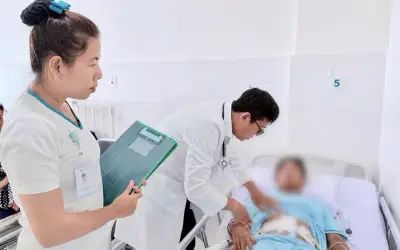 Bệnh viện Hoàn Mỹ Cửu Long phẫu thuật cấp cứu vỡ ruột non cho nam bệnh nhân 58 tuổi