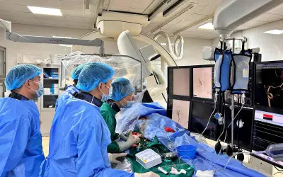 Bệnh viện Thanh Nhàn cứu bệnh nhân có túi phình động mạch cảnh như 'bom hẹn giờ'