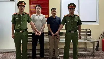 Bắt khẩn cấp hai người dùng ô tô đánh nhau giữa trung tâm TP.HCM