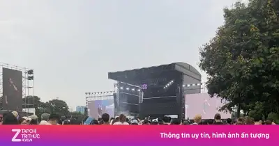 BTC show 'Những thành phố mơ màng' xin lỗi khán giả phải lội bùn nhiều giờ