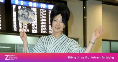 Ca sĩ Shiina Ringo bị tố ngoại tình với nhà kinh tế học đã có vợ