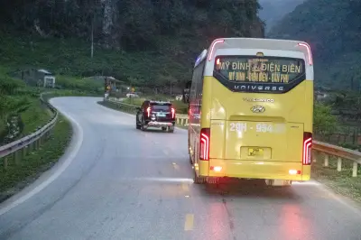 Cục CSGT đề xuất bỏ quy định cho mượn làn ngược chiều để vượt xe