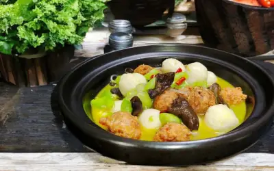 Cách nấu canh mướp mộc nhĩ thịt viên ngon mát cho ngày hè