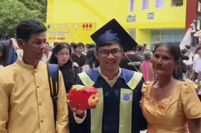 Chàng trai Khmer tặng lợn đất 10 triệu cho bố mẹ ngày tốt nghiệp