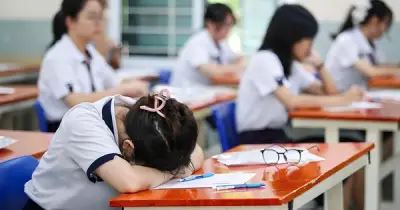 Cần dạy người trẻ cách đứng dậy sau thất bại thi cử