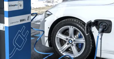 Cảnh báo gần 30.000 chủ xe BMW hybrid không nên đỗ gần nhà