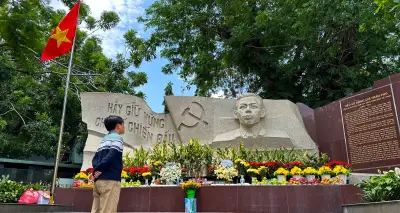 Cảnh đời nặng thấp hương ngóng tin hài cốt liệt sĩ ở công viên Lê Thị Riêng