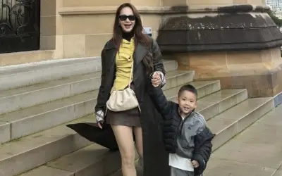 Con trai Minh Hằng gây chú ý khi du lịch Australia cùng mẹ