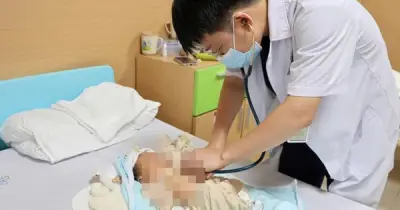 Cứu bé sơ sinh thiếu oxy não bằng kỹ thuật hạ thân nhiệt 3 ngày
