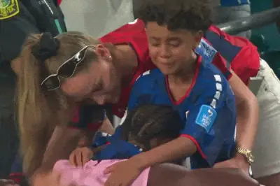 Cầu thủ Cape Verde khóc nức nở bên vợ con sau thua Argentina ở World Cup 2026
