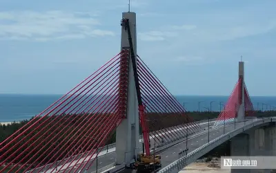 Cầu vượt cửa biển Thuận An sắp hoàn thành, dài nhất miền Trung