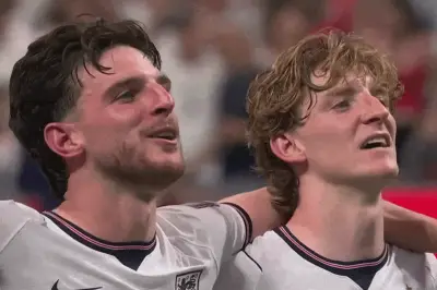 Declan Rice nháy mắt gây bão mạng sau trận thắng CHDC Congo
