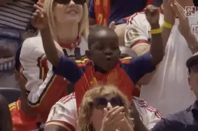 Em trai 4 tuổi của Lamine Yamal trở thành ngôi sao World Cup nhờ khoảnh khắc ăn mừng