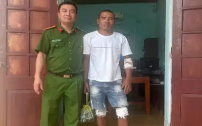 Gài chân nhau trên sân khấu đám cưới, một người bị chém thương tích 48%