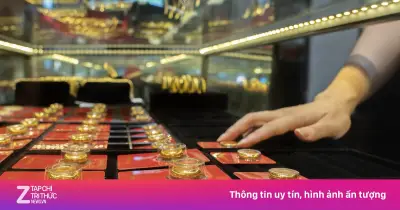 Giá vàng trong nước giảm mạnh trái chiều với thế giới, chênh lệch mua-bán 5 triệu