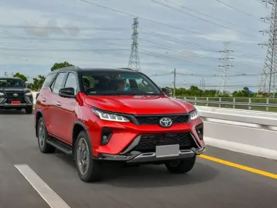Giá xe Toyota Fortuner tháng 7/2026: Bản máy xăng từ 1,155 tỷ đồng
