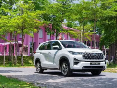 Giá xe Toyota Innova Cross lăn bánh tháng 7/2026 kèm ưu đãi mới nhất