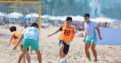 Giải bóng đá bãi biển sôi động tại Festival Biển Khánh Hòa 2026