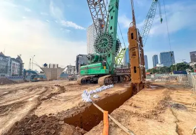 Hà Nội khởi công tấm tường vây ga ngầm đầu tiên của tuyến metro số 5
