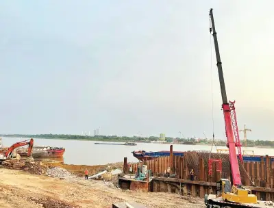 Hà Nội đẩy nhanh thi công cầu hơn 20.000 tỷ đồng qua sông Hồng và sông Đuống