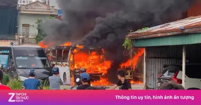 Hai xe khách bốc cháy dữ dội tại bãi đỗ ở Ninh Bình, thiệt hại 400 triệu đồng