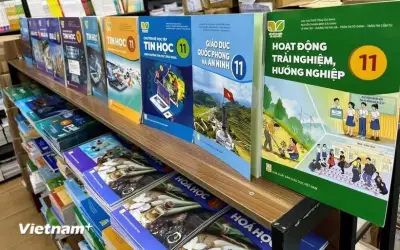 Học sinh toàn quốc được miễn phí sách giáo khoa từ năm học 2029-2030