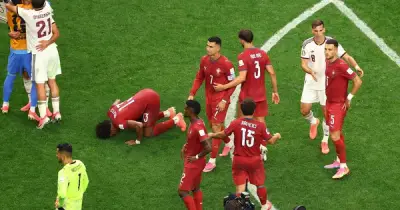 HLV De la Fuente ôm Ronaldo trước trận: 'Tôi ngưỡng mộ giá trị anh ấy'
