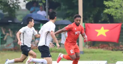 HLV Kim Sang-sik tung chiêu, tuyển Việt Nam đấu Gangwon FC