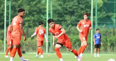 HLV Kim Sang-sik tung đội hình mạnh nhất đấu Gangwon FC