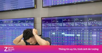 Hơn 12 tỷ USD 'thổi bay' khỏi sàn chứng khoán Việt Nam sau phiên giảm mạnh