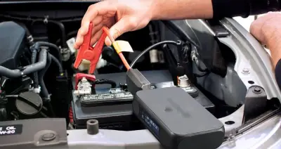 Hướng dẫn chi tiết cách kích bình ắc quy ô tô an toàn và hiệu quả