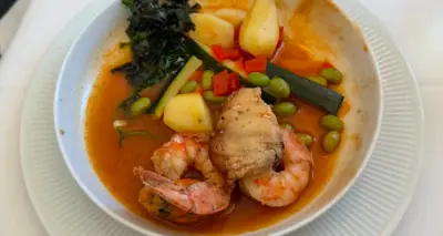 Hãng hàng không Đức khóa nhà vệ sinh để chuẩn bị bữa ăn hạng thương gia