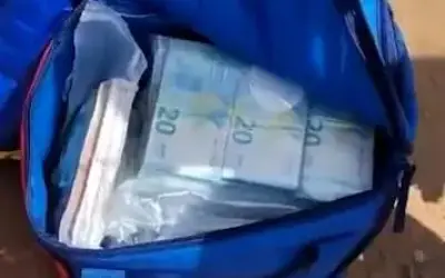 Hàng trăm nghìn bảng Anh trôi dạt vào bờ biển Sicily, Ý