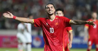 Hoàng Hên ghi bàn đầu tiên cho tuyển Việt Nam trong chiến thắng 4-0 trước Myanmar