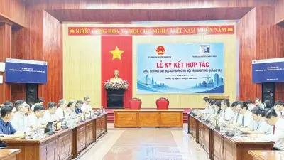 Hợp tác đào tạo, trao bằng liệt sĩ, thi robotics, mở đường bay mới